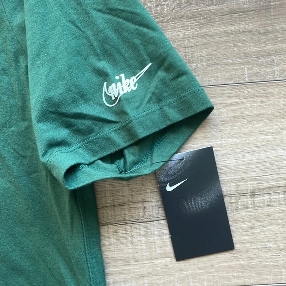 NWT Nike Green Bay Packers NFL Football Old School Green T-Shirt
